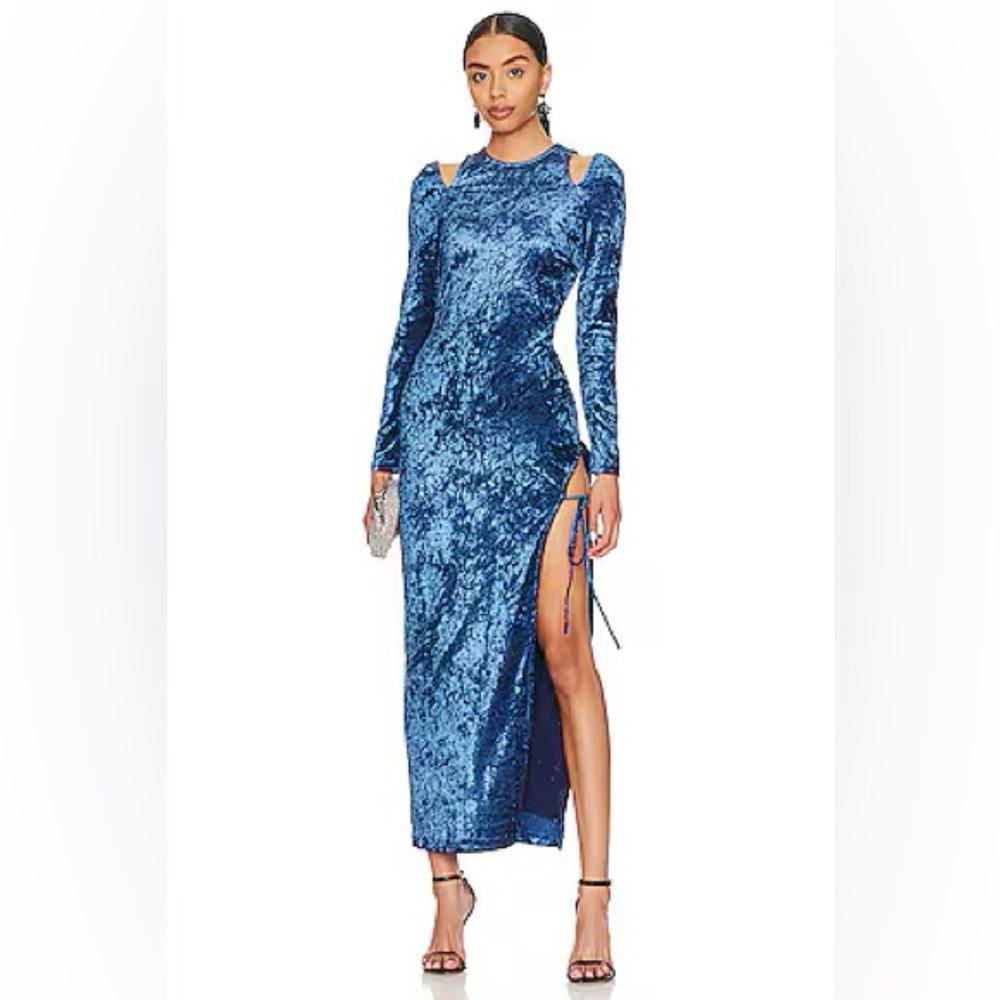 Rea Midi Dress in Navy
H:OURS